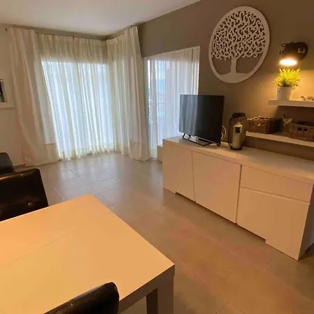 2 Avec 3 Piscines Et Parking Gratuit Apartment Roses