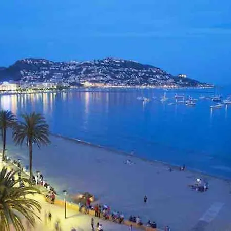 2 Avec 3 Piscines Et Parking Gratuit * Roses